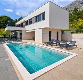 5 bedroom beachfront villa with heated pool near Omis, sleeps 9